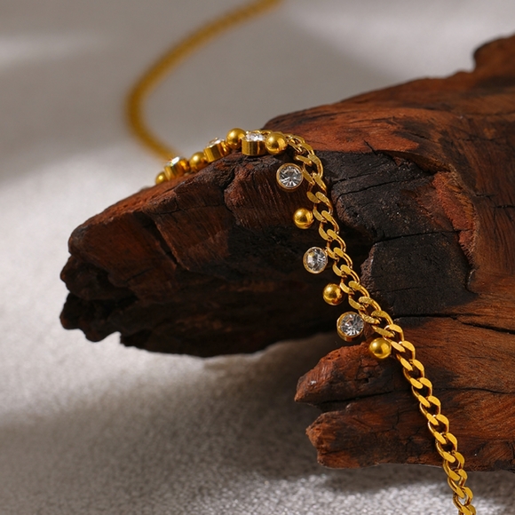 Shiny Diamonds Chain Necklace - Picture 4 of 5